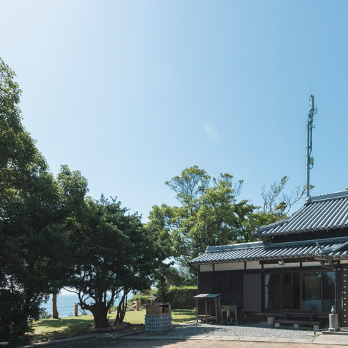 Ｇｌａｍｐｉｎｇ　Ｖｉｌｌａ　鮫家　ＡＷＡＪＩ